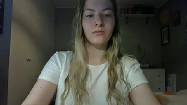 Snapshot of ROSIEx_sweet chatting on 28, 10, 2025 ROSIEx sweet online show from 28, 10, 2025