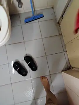 Snapshot of KeepCummingForYou73 chatting on 5, 11, 2025 KeepCummingForYou73 online show from 5, 11, 2025