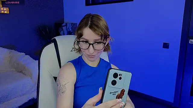 AliceBYKiss online show from 14, 3, 2025