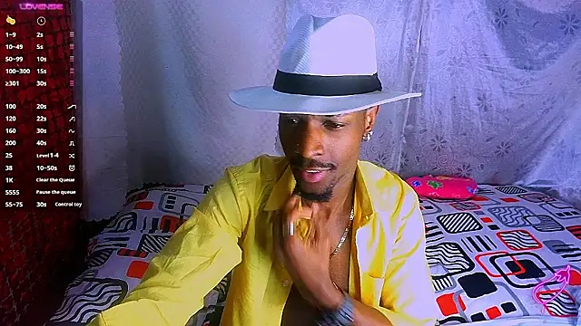 Snapshot of Aroonpapisex chatting on 6, 12, 2024 Aroonpapisex online show from 6, 12, 2024