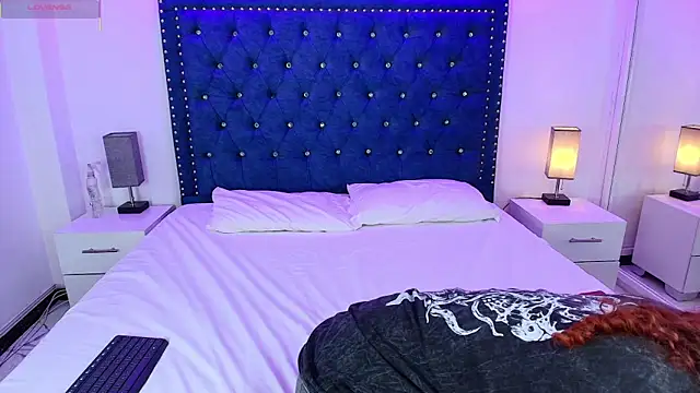 Snapshot of Theia_moon chatting on 18, 1, 2026 Theia moon online show from 18, 1, 2026