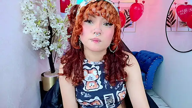 Snapshot of Theia_moon chatting on 15, 2, 2026 Theia moon online show from 15, 2, 2026