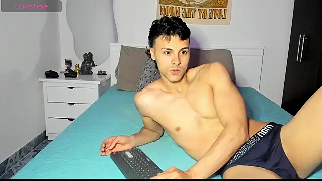 AshleyandTyler online show from 4, 3, 2026