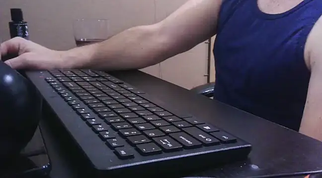 Snapshot of LARawAlways2 chatting on 1, 2, 2025 LARawAlways2 online show from 1, 2, 2025