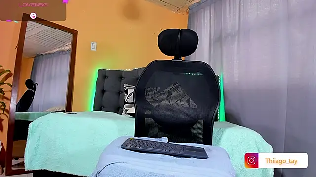 Snapshot of Thhiago_tay chatting on 14, 3, 2025 Thhiago tay online show from 14, 3, 2025