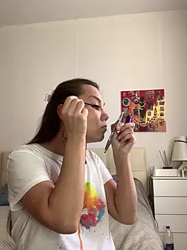 Snapshot of MiraMiss chatting on 12, 9, 2025 MiraMiss online show from 12, 9, 2025