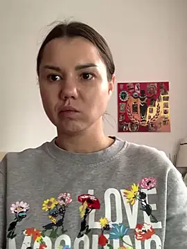 Snapshot of MiraMiss chatting on 15, 9, 2025 MiraMiss online show from 15, 9, 2025