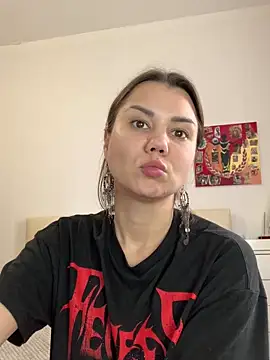 Snapshot of MiraMiss chatting on 11, 10, 2025 MiraMiss online show from 11, 10, 2025