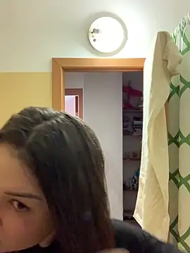 Snapshot of MiraMiss chatting on 12, 10, 2025 MiraMiss online show from 12, 10, 2025