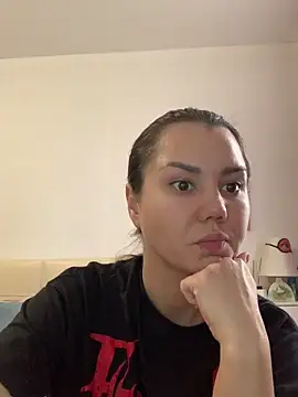 Snapshot of MiraMiss chatting on 17, 10, 2025 MiraMiss online show from 17, 10, 2025