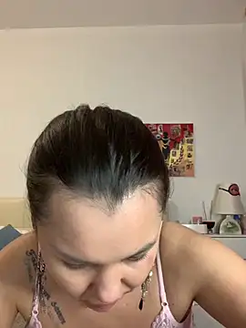 Snapshot of MiraMiss chatting on 27, 10, 2025 MiraMiss online show from 27, 10, 2025