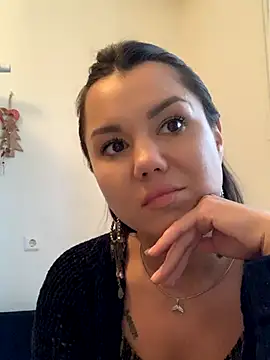 Snapshot of MiraMiss chatting on 6, 11, 2025 MiraMiss online show from 6, 11, 2025