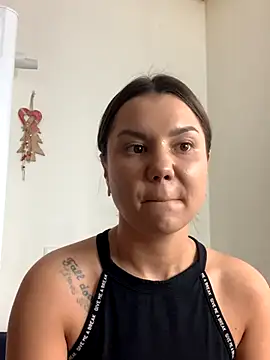 Snapshot of MiraMiss chatting on 7, 11, 2025 MiraMiss online show from 7, 11, 2025