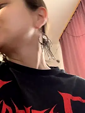 Snapshot of MiraMiss chatting on 10, 11, 2025 MiraMiss online show from 10, 11, 2025