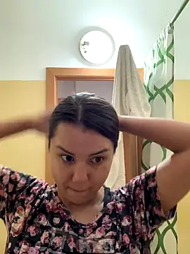 Snapshot of MiraMiss chatting on 13, 11, 2025 MiraMiss online show from 13, 11, 2025