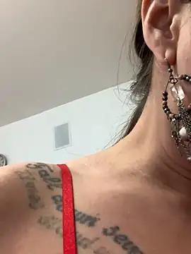 Snapshot of MiraMiss chatting on 16, 11, 2025 MiraMiss online show from 16, 11, 2025