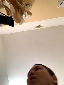 Snapshot of MiraMiss chatting on 24, 11, 2025 MiraMiss online show from 24, 11, 2025