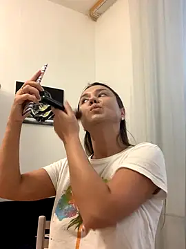 Snapshot of MiraMiss chatting on 25, 11, 2025 MiraMiss online show from 25, 11, 2025