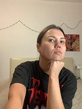 Snapshot of MiraMiss chatting on 28, 11, 2025 MiraMiss online show from 28, 11, 2025