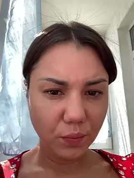 Snapshot of MiraMiss chatting on 7, 5, 2026 MiraMiss online show from 7, 5, 2026