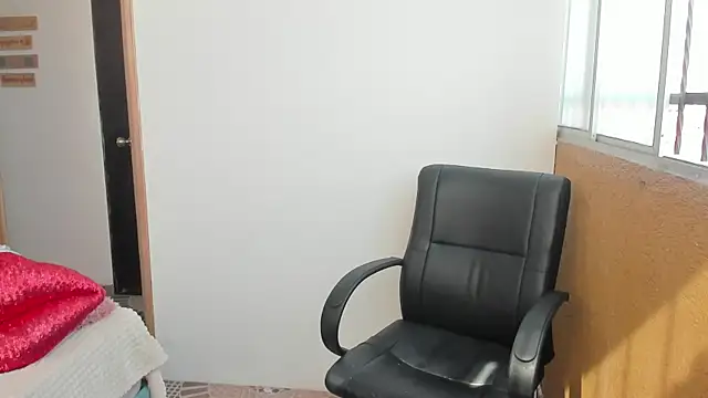 Snapshot of DannaMishellx_ chatting on 19, 1, 2025 DannaMishellx online show from 19, 1, 2025
