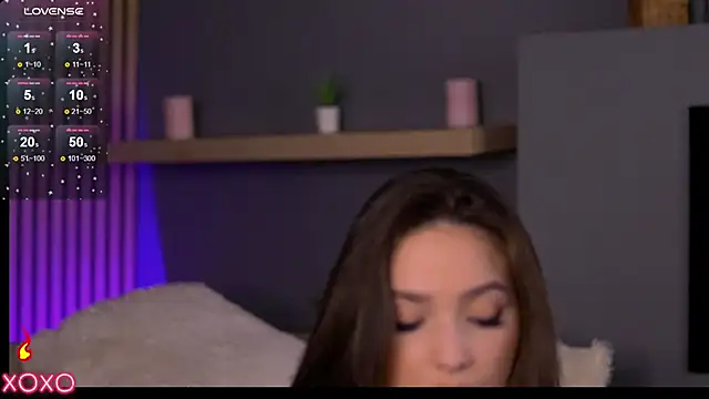 Snapshot of VixenAmour chatting on 4, 2, 2025 VixenAmour online show from 4, 2, 2025