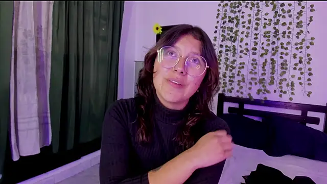 Noellesable online show from 13, 2, 2025