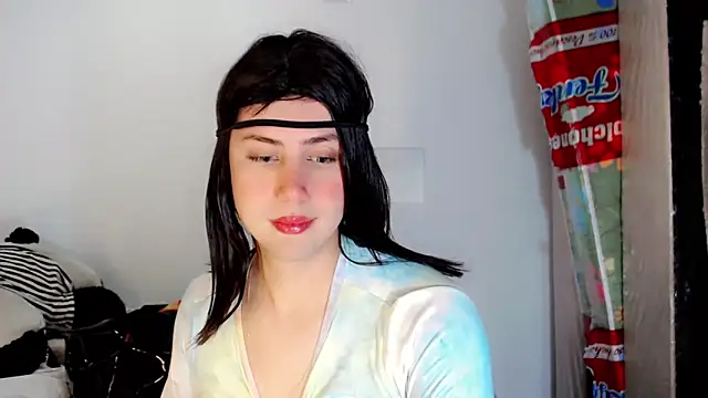 Snapshot of Oxana-Novikov chatting on 8, 10, 2025 Oxana-Novikov online show from 8, 10, 2025