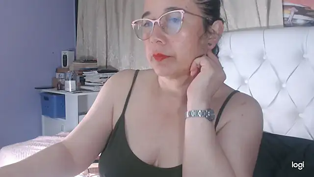 Snapshot of maturepriscila chatting on 3, 2, 2025 maturepriscila online show from 3, 2, 2025