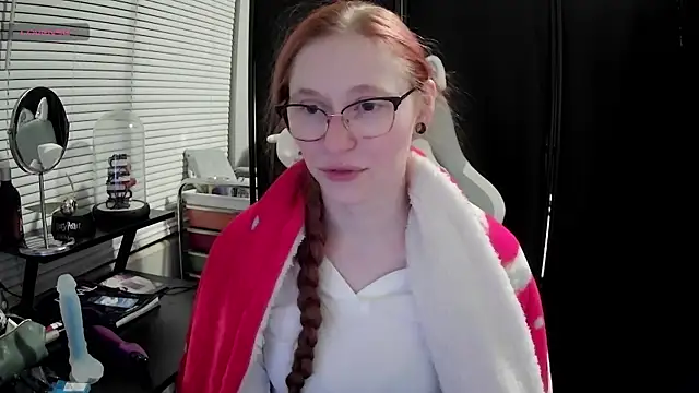 LilyFoxxx online show from 19, 2, 2025