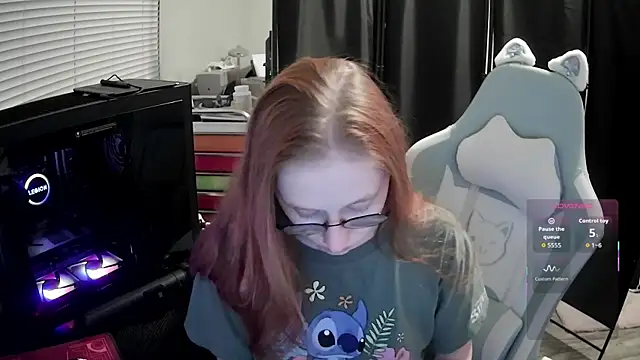 Snapshot of LilyFoxxx chatting on 17, 6, 2026 LilyFoxxx online show from 17, 6, 2026