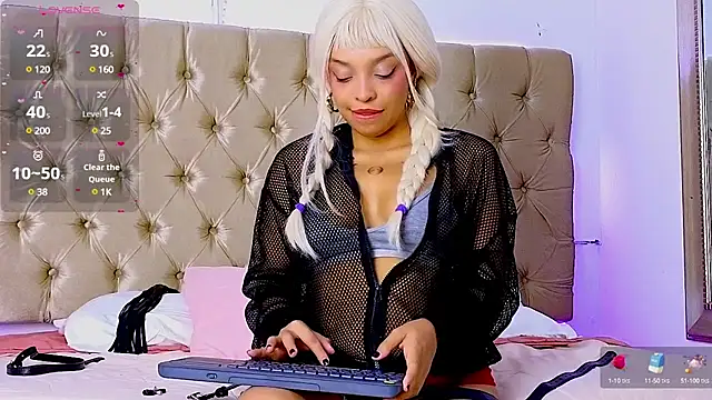 Snapshot of ened_nessa chatting on 17, 2, 2025 ened nessa online show from 17, 2, 2025