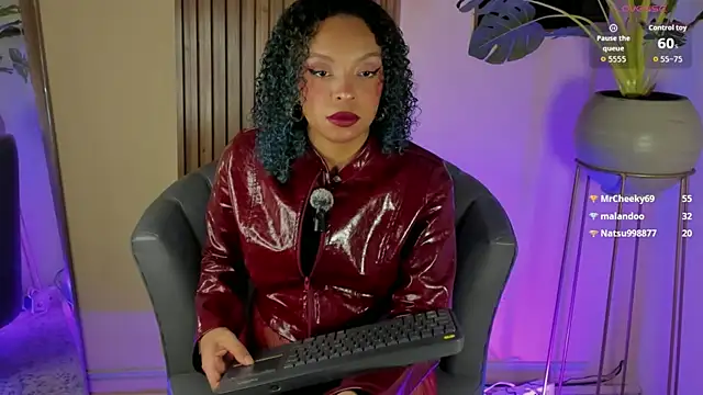 Snapshot of ened_nessa chatting on 9, 10, 2025 ened nessa online show from 9, 10, 2025