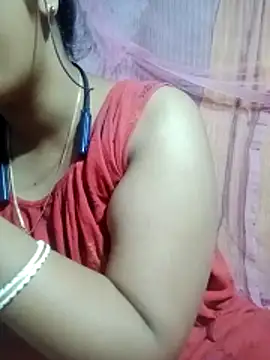 Snapshot of Super-Couple chatting on 8, 4, 2026 Super-Couple online show from 8, 4, 2026