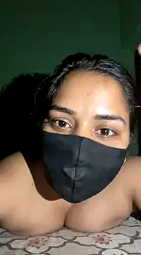Snapshot of Black_Glow chatting on 4, 12, 2024 Black Glow online show from 4, 12, 2024