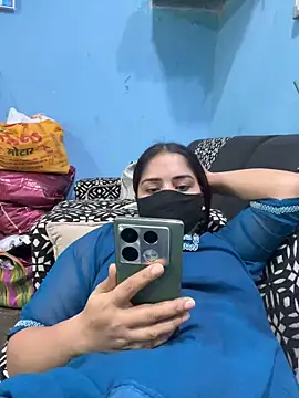 Snapshot of Black_Glow chatting on 12, 2, 2025 Black Glow online show from 12, 2, 2025
