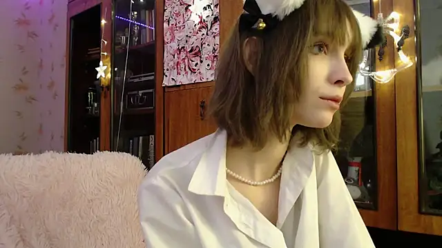 cloudgirrl online show from 12, 1, 2025