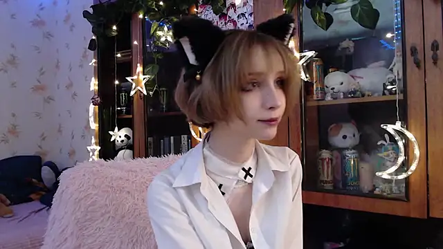 cloudgirrl online show from 27, 2, 2025