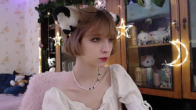 cloudgirrl online show from 1, 3, 2025