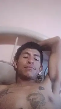 Snapshot of carloshot31 chatting on 12, 5, 2026 carloshot31 online show from 12, 5, 2026