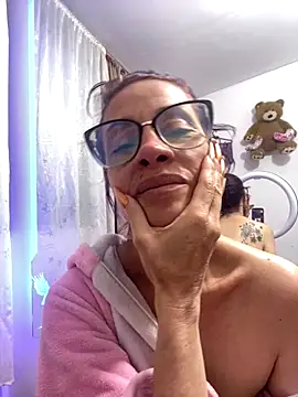 Snapshot of Goddess-Love- chatting on 24, 9, 2025 Goddess-Love- online show from 24, 9, 2025