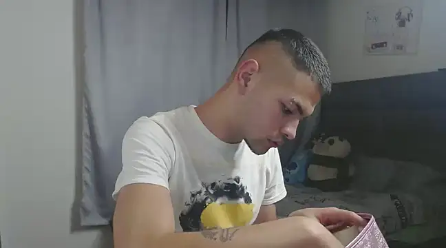 MarceloMilk online show from 25, 2, 2025