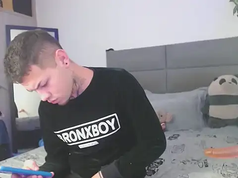 MarceloMilk online show from 4, 10, 2025