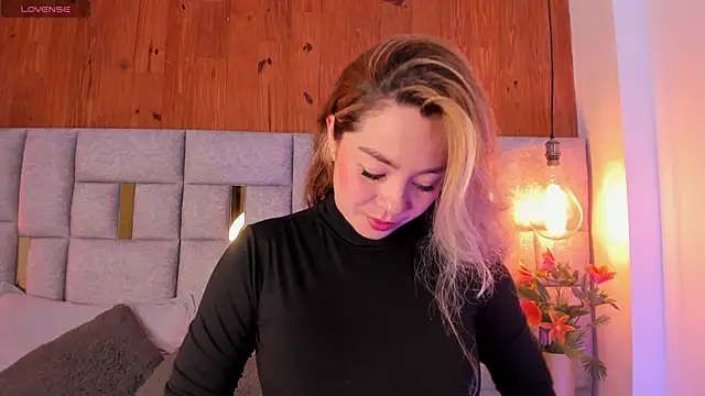 Snapshot of Saori_newman chatting on 7, 1, 2025 Saori newman online show from 7, 1, 2025