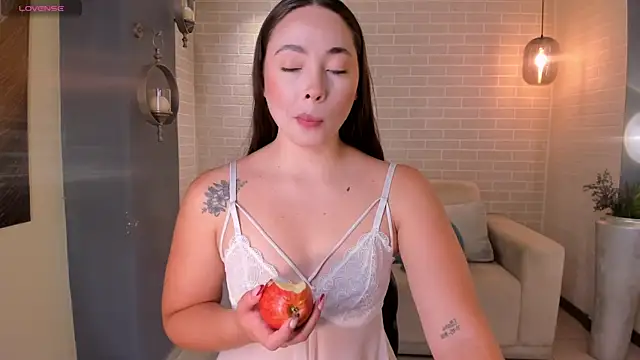 AlinaKravitz online show from 8, 4, 2026