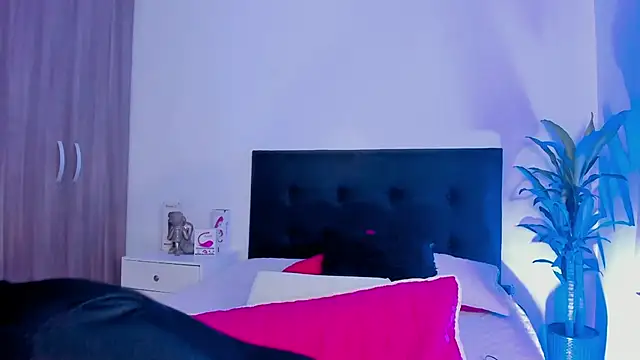 LaylaJewel online show from 17, 3, 2025