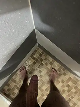 Snapshot of mylovetr1 chatting on 5, 2, 2025 mylovetr1 online show from 5, 2, 2025