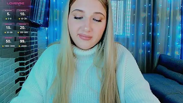 Evacadooo online show from 4, 10, 2025