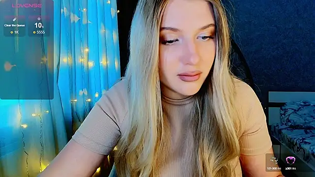 Evacadooo online show from 10, 10, 2025