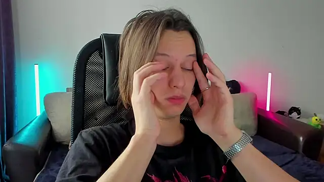 Ostin meow online show from 6, 4, 2026